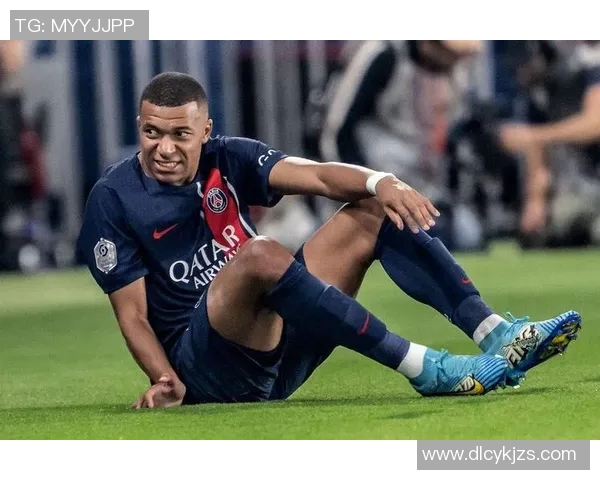 巴黎圣日耳曼主帅盛赞姆巴佩：他是球队的灵魂和希望