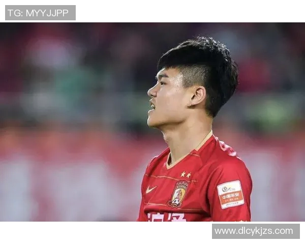 杨立瑜精彩助攻助力队友展现实力引领比赛胜利之路 杨立瑜精彩助攻助力队友展现实力引领比赛胜利之路