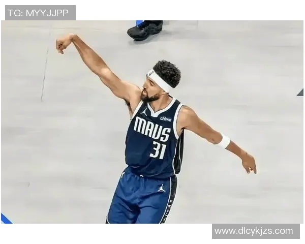 汤普森成功复出,比赛中独取25分助力球队胜利 汤普森成功复出,比赛中独取25分助力球队胜利