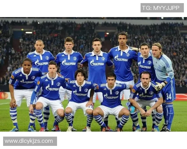 沙尔克04队陷入低谷，德甲保级路漫漫